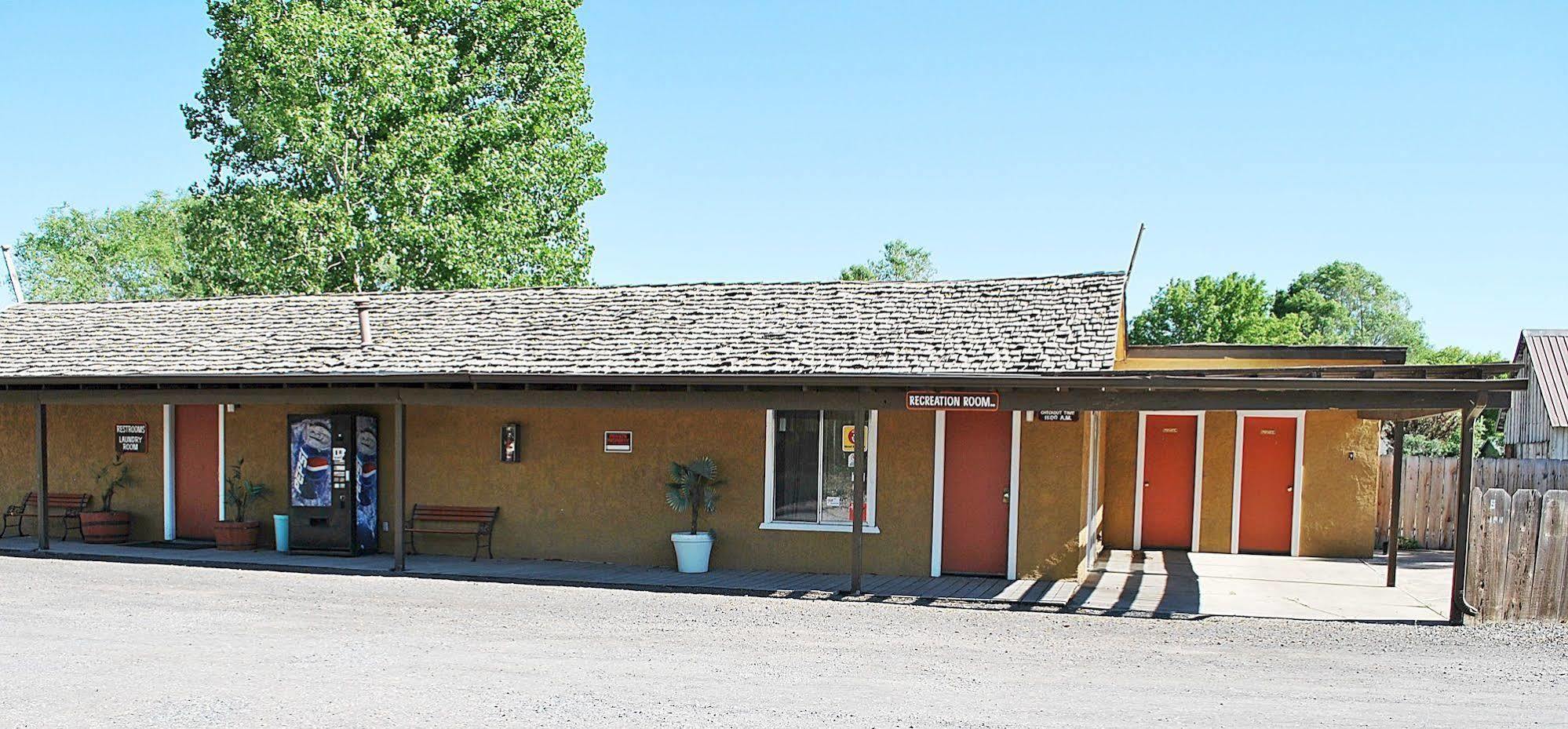 Oregon Motel 8 And Rv Park Klamath Falls Eksteriør bilde