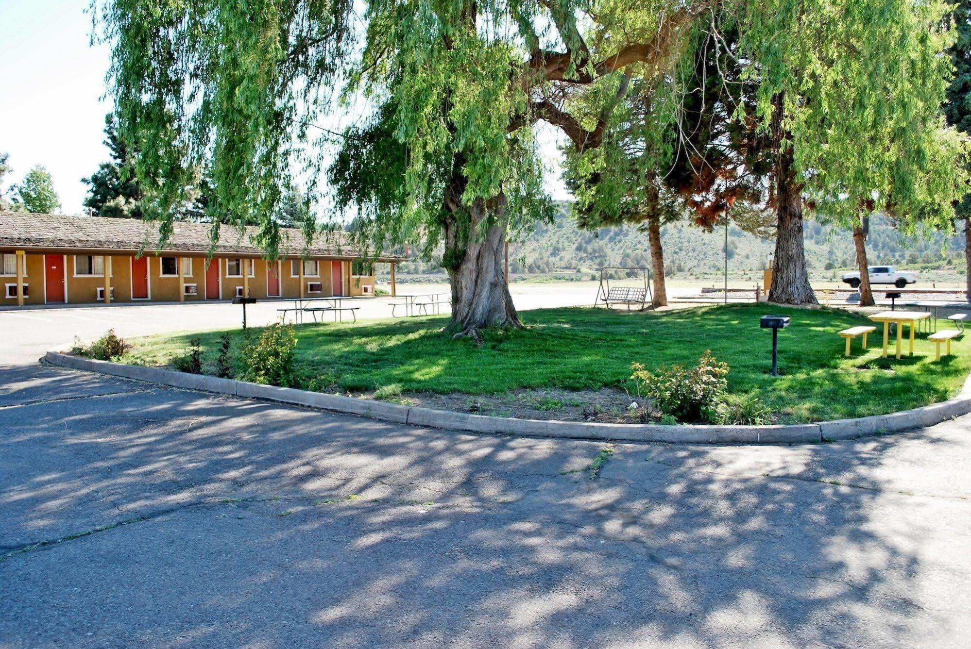 Oregon Motel 8 And Rv Park Klamath Falls Eksteriør bilde