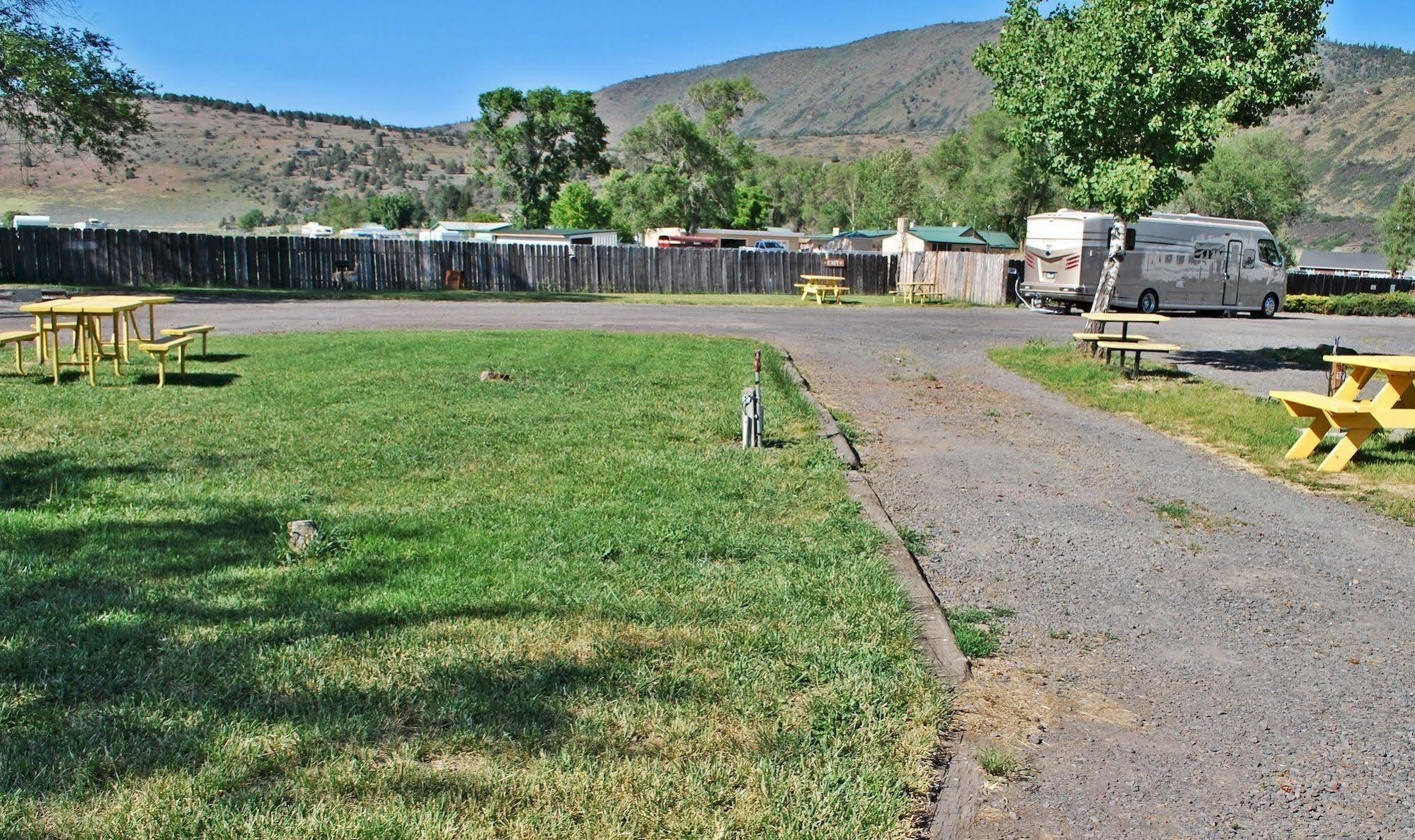 Oregon Motel 8 And Rv Park Klamath Falls Eksteriør bilde